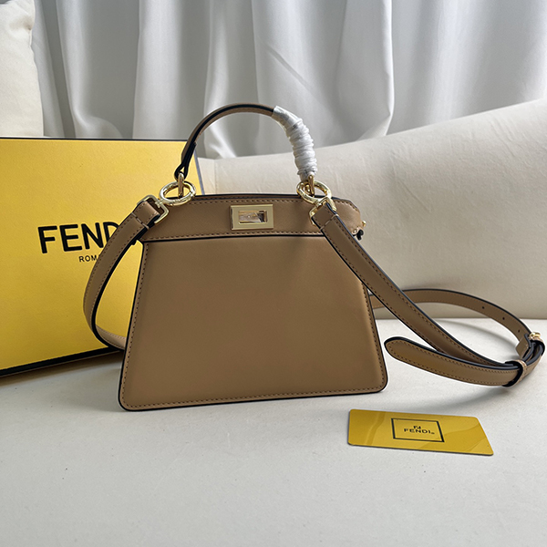 FENDI  Iconic Peekaboo ISeeU