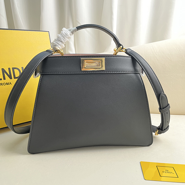 FENDI Peekaboo Iseeu 클러치백