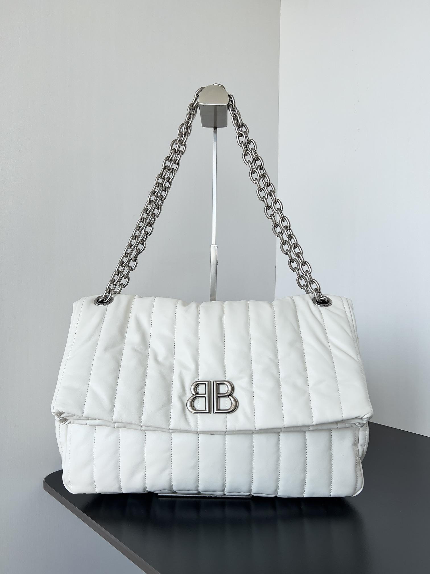 balenciaga  266083Z5N02100158261982