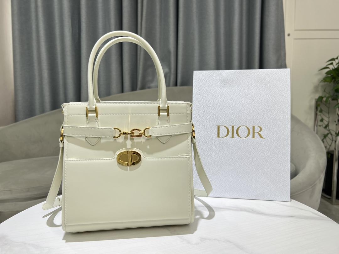 DIOR  215294Z5N02111707481365