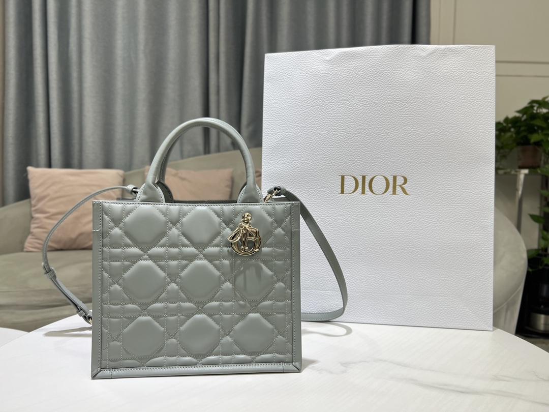 DIOR  215293Z5N02111707511366