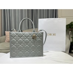 DIOR  215292Z5N02111707541367