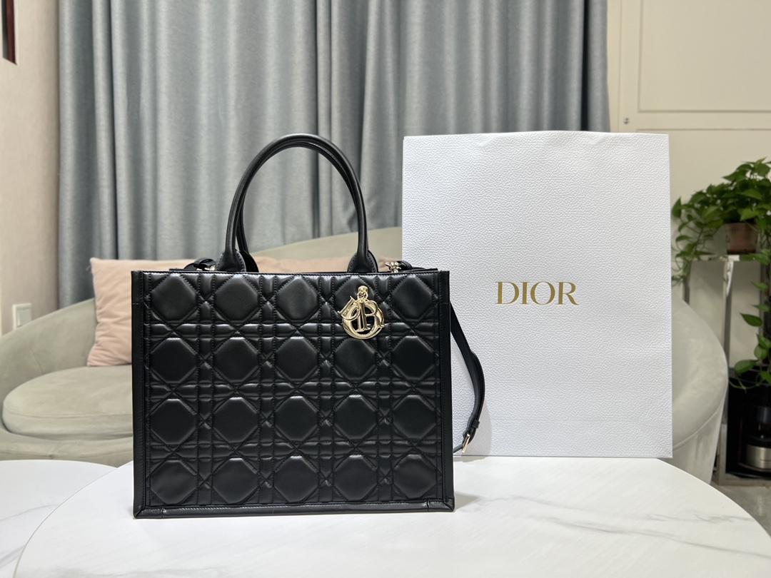 DIOR  215289Z5N02111708001370