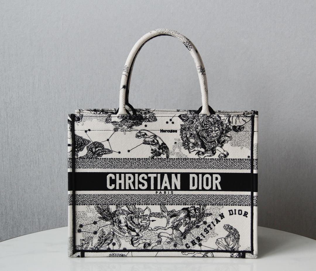 DIOR  215280Z5N02111708141379