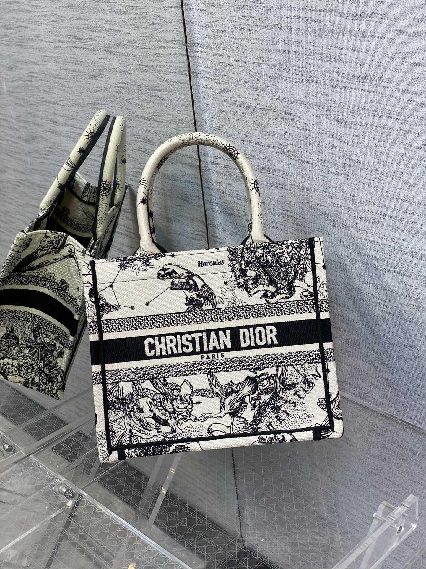 DIOR  215279Z5N02111708171380