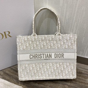 DIOR  215276Z5N02111708241383