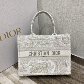 DIOR  215275Z5N02111708271384