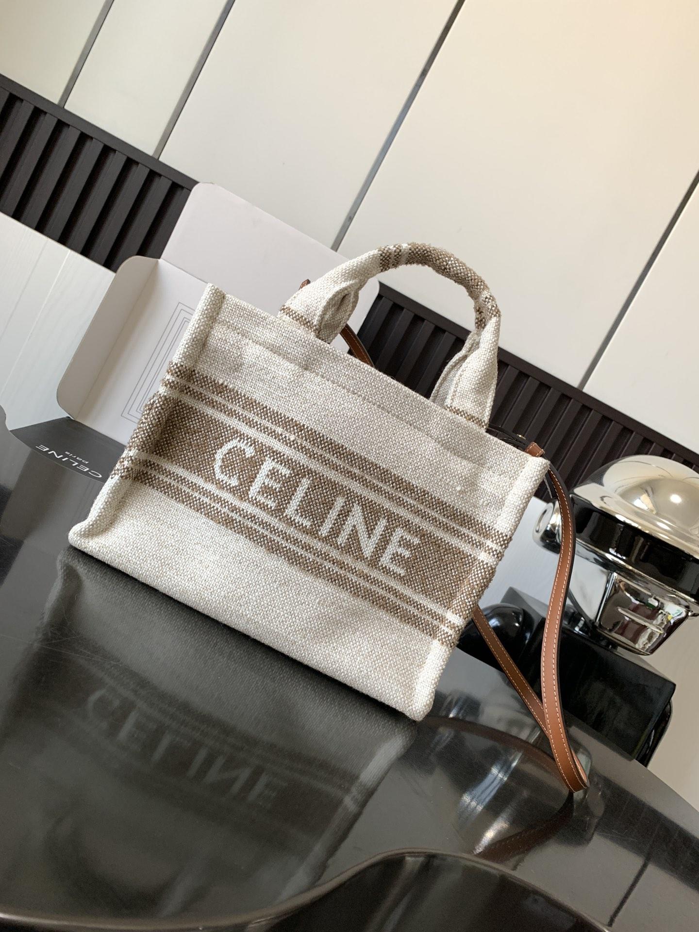 CELINE  282240Z5N0211213656790