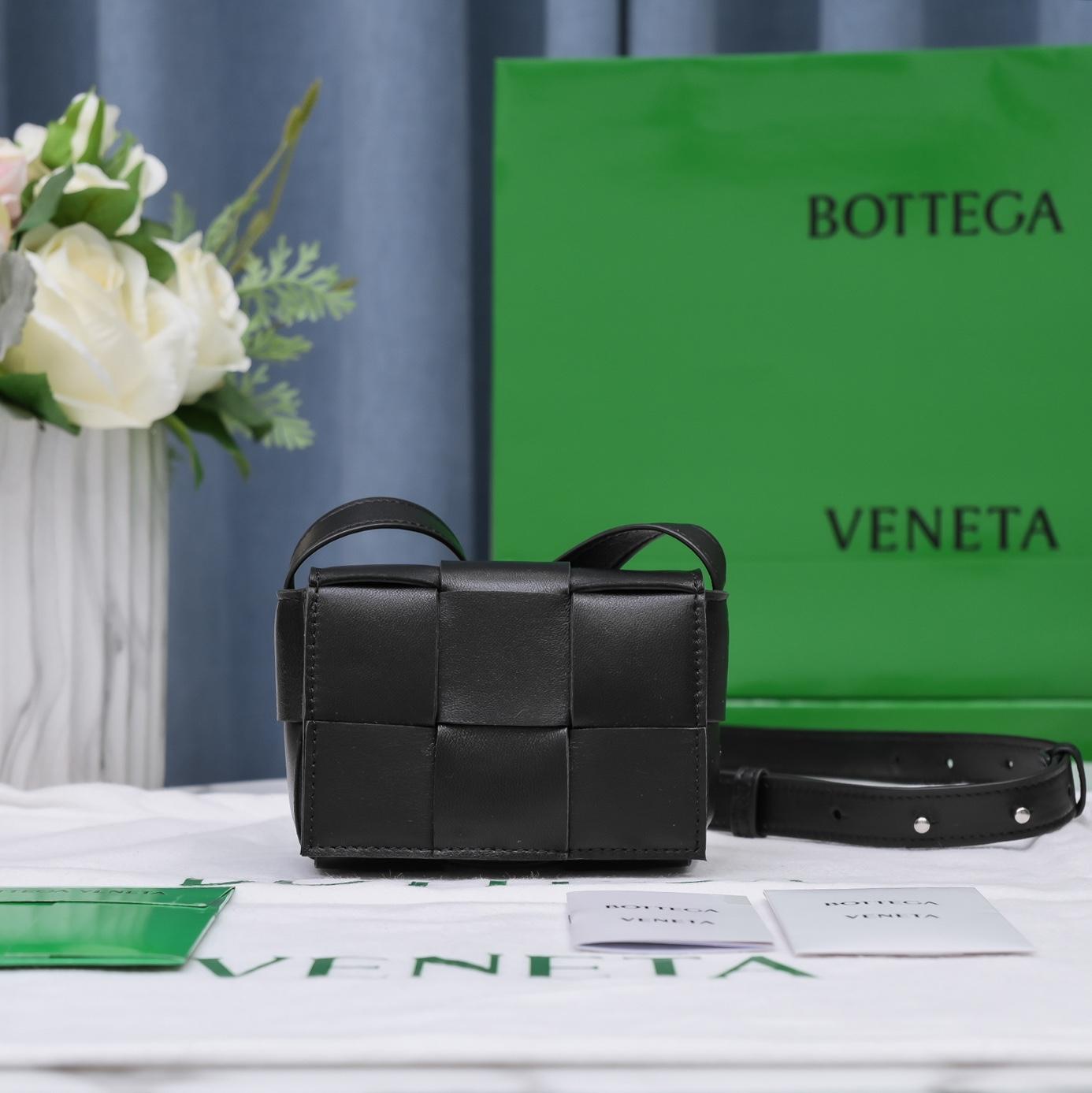 BOTTEGA VENETA  247739Z5N02121718442216