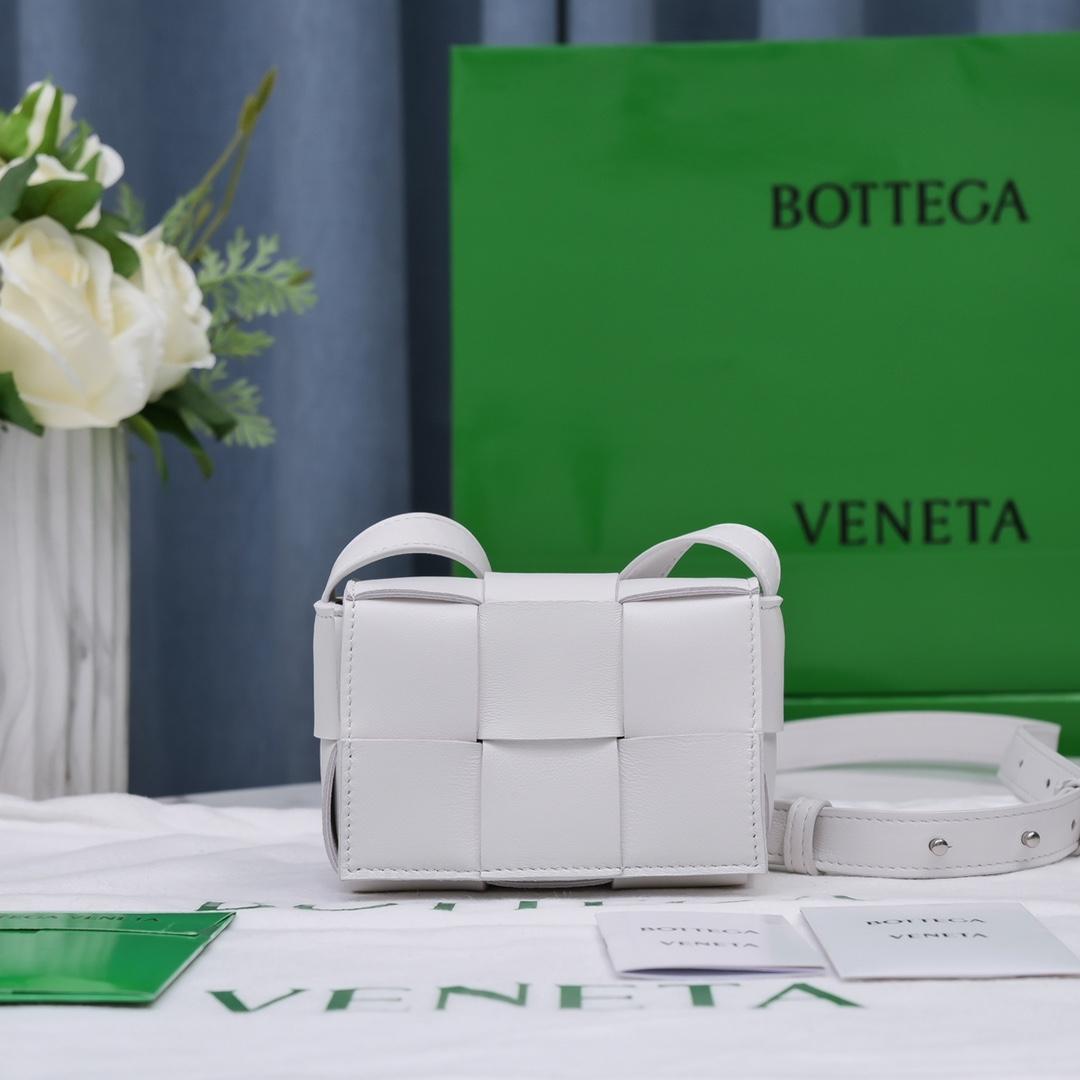 BOTTEGA VENETA  247738Z5N02121718462217