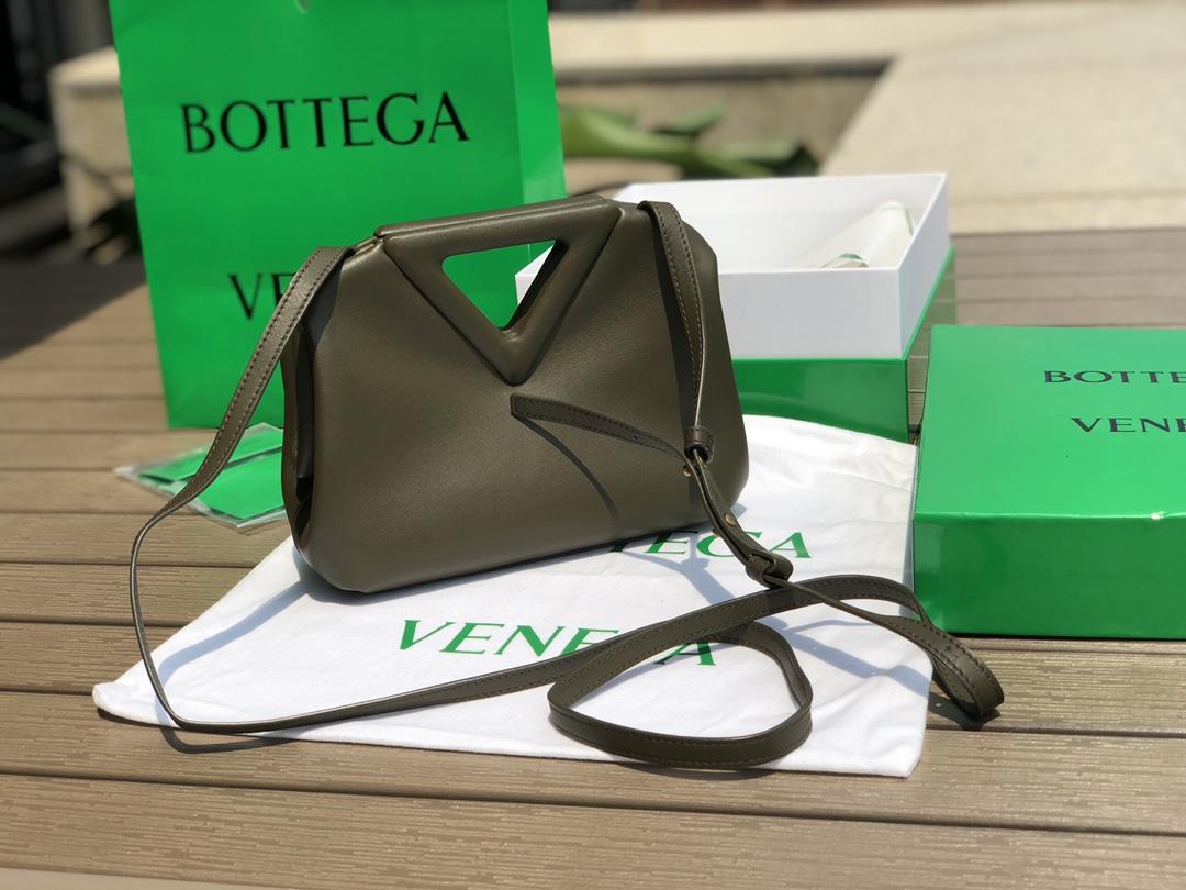 BOTTEGA VENETA  246690Z5N02121734543265