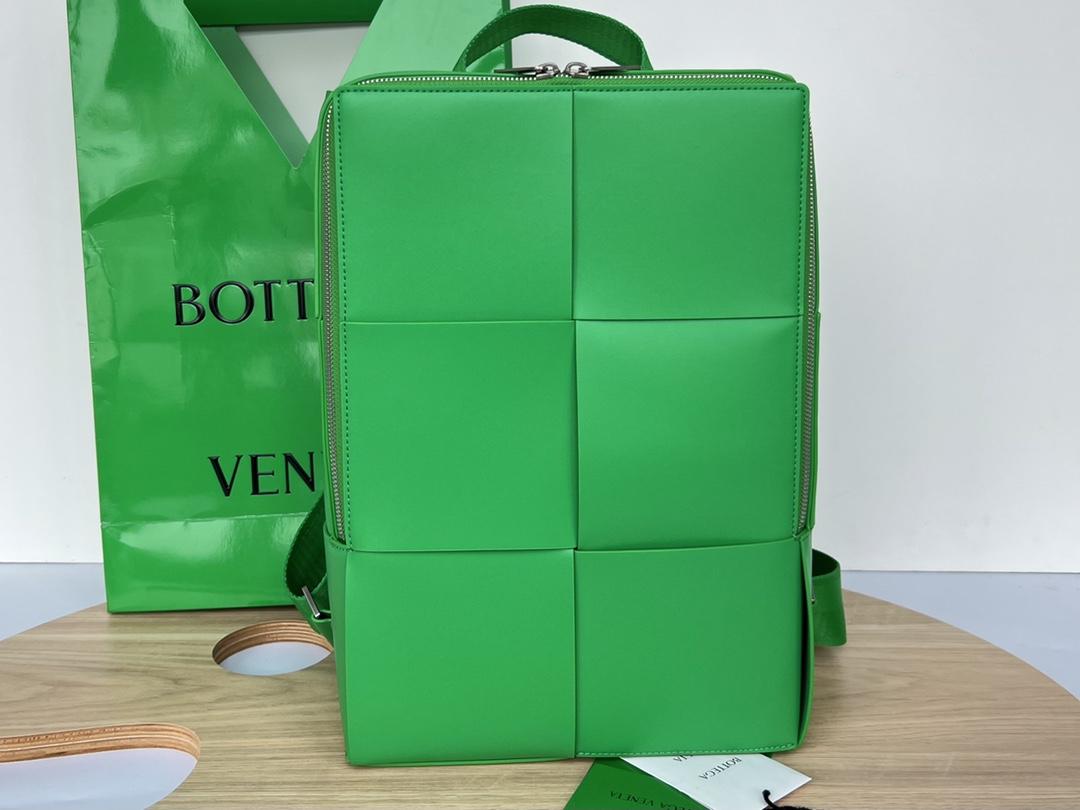 BOTTEGA VENETA  246632Z5N02121735473323