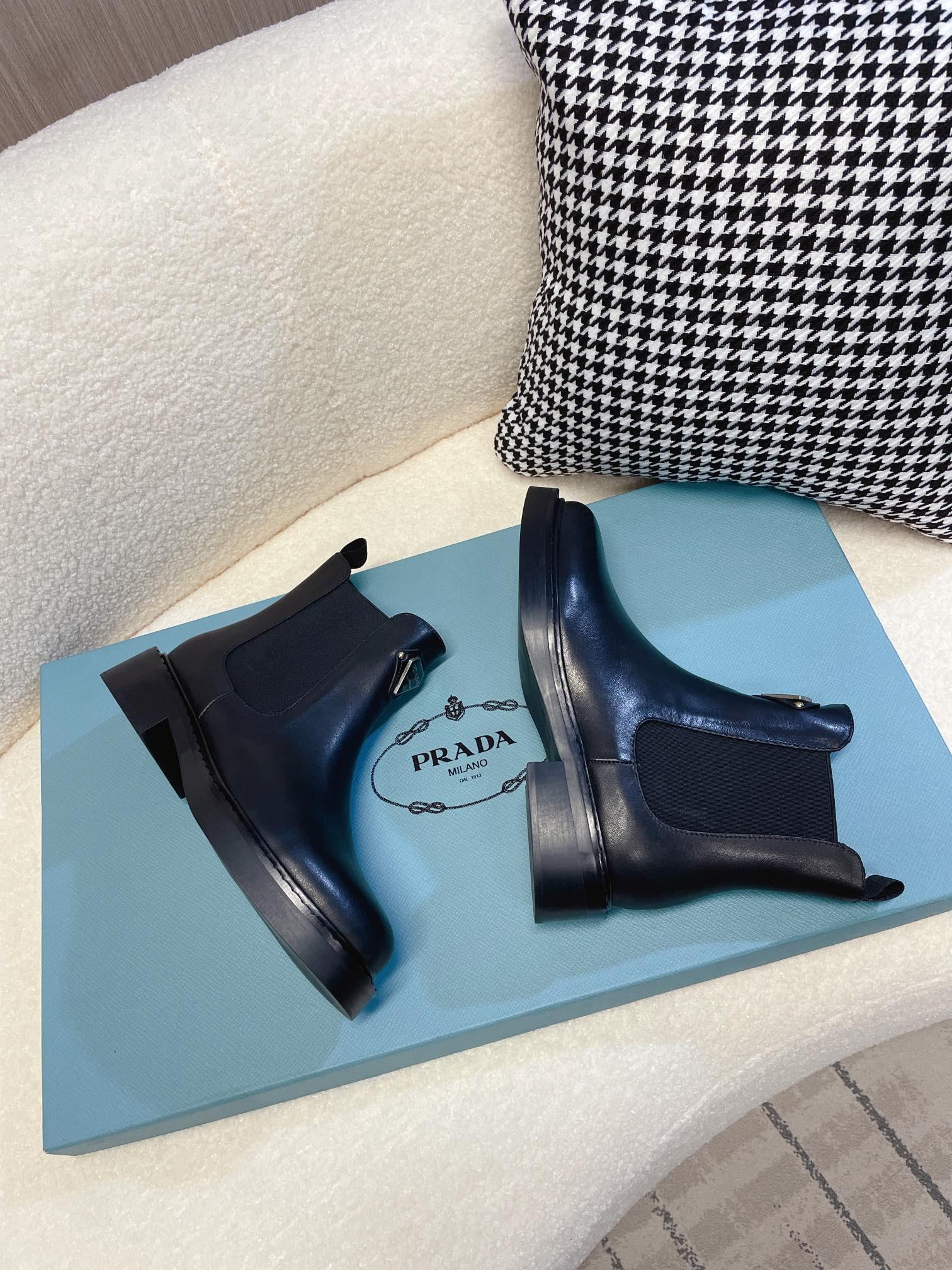 PRADA  238530Z5N021700340551