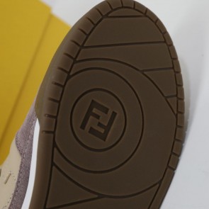 FENDI  243603Z5N0217122030148