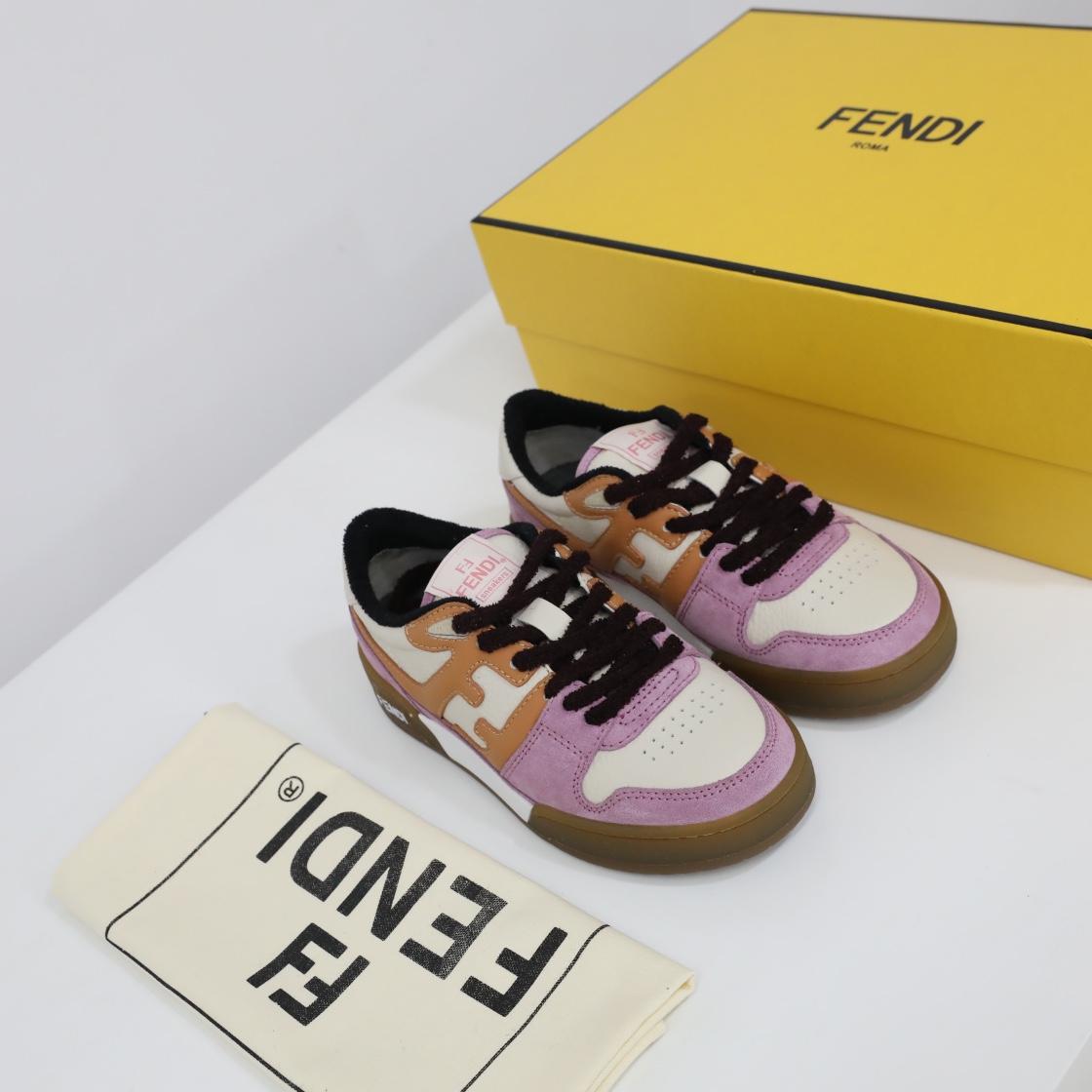 FENDI  243596Z5N0217122038152