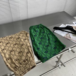 Gucci  253012Z5N0228124205471